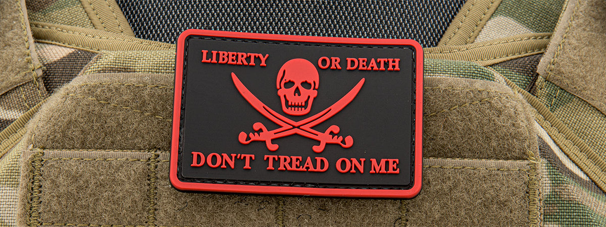 Pirate Skull Liberty or Death, Don&#39;t Tread On Me PVC Patch (Color: Red)
